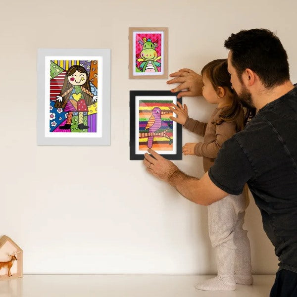 Cadre Dessin Enfant CreaArt™ - Cadre d'art magnétique pour enfants avec ouverture frontale pour modifier facilement les dessins