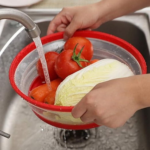 Couvercle Anti Éclaboussures Microsafe utilisé pour couvrir une assiette dans le frigo